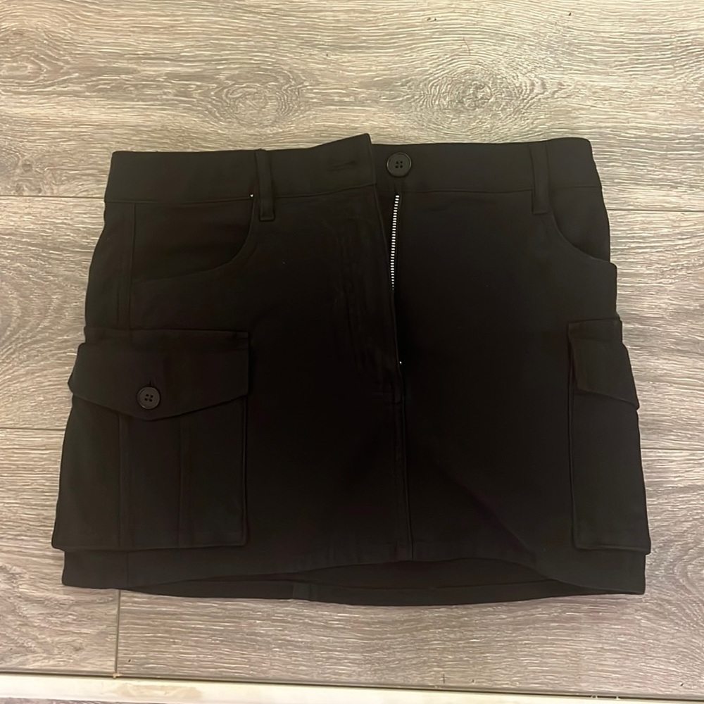 Aritzia True Cargo Skirt size 4